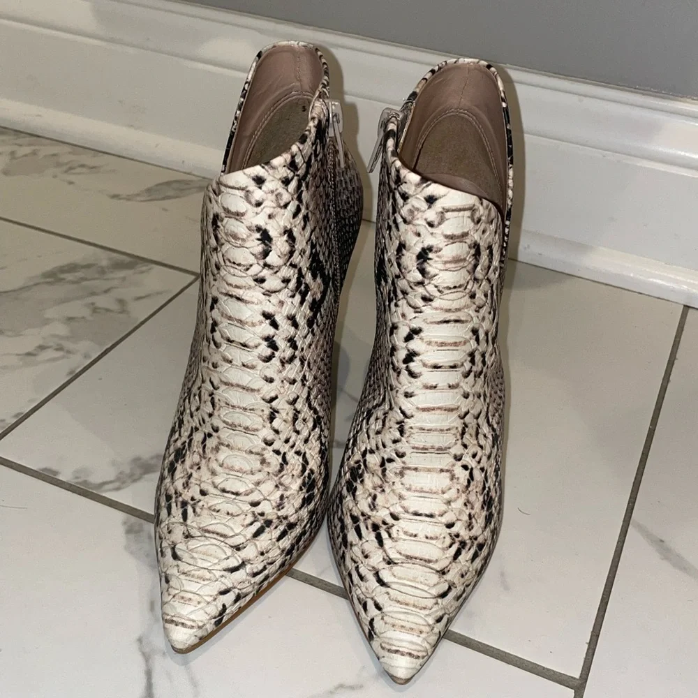 Steve Madden Snakeskin booties - Picture 2 of 4